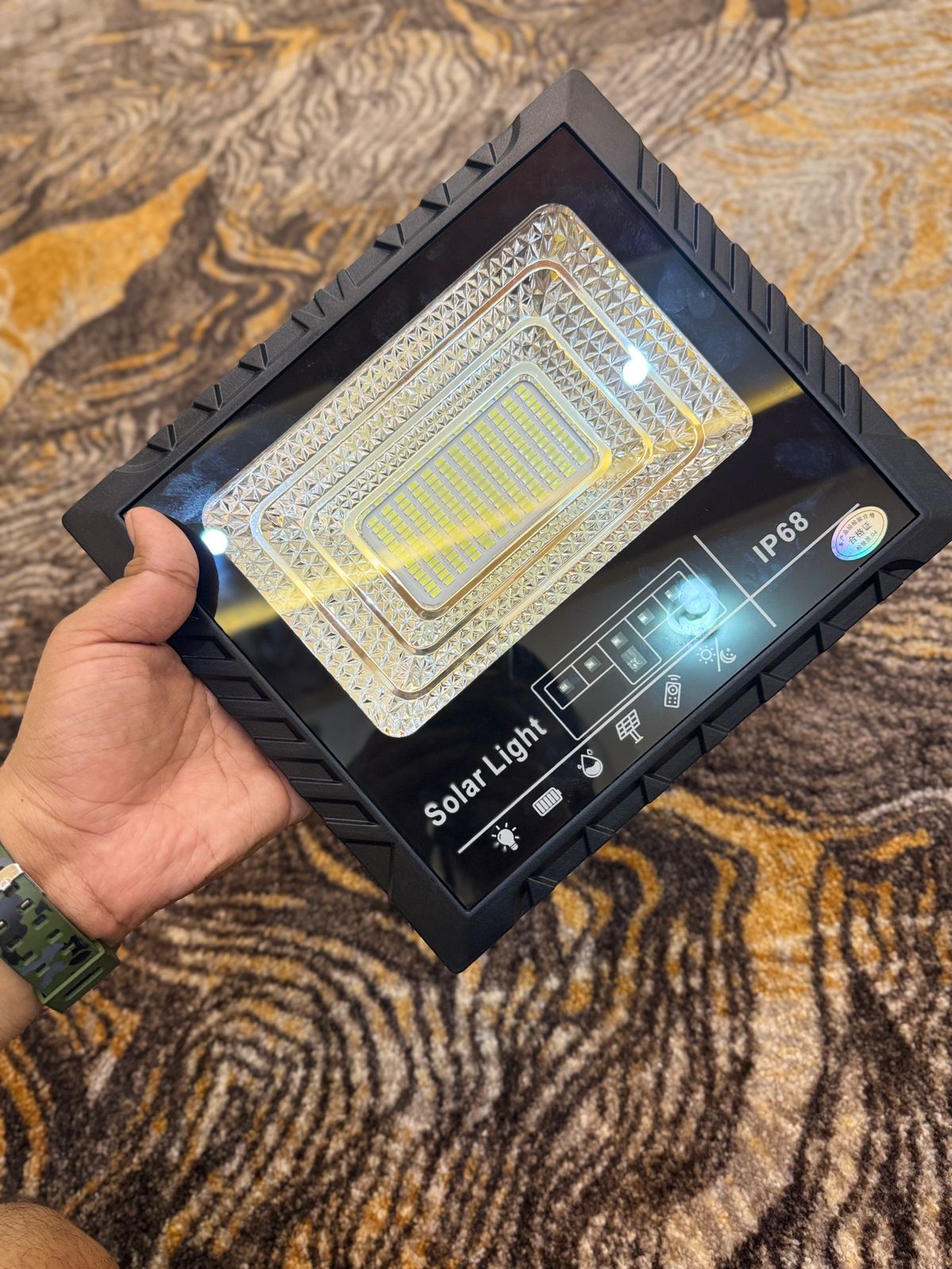 200W SOLAR FLOOD LIGHT