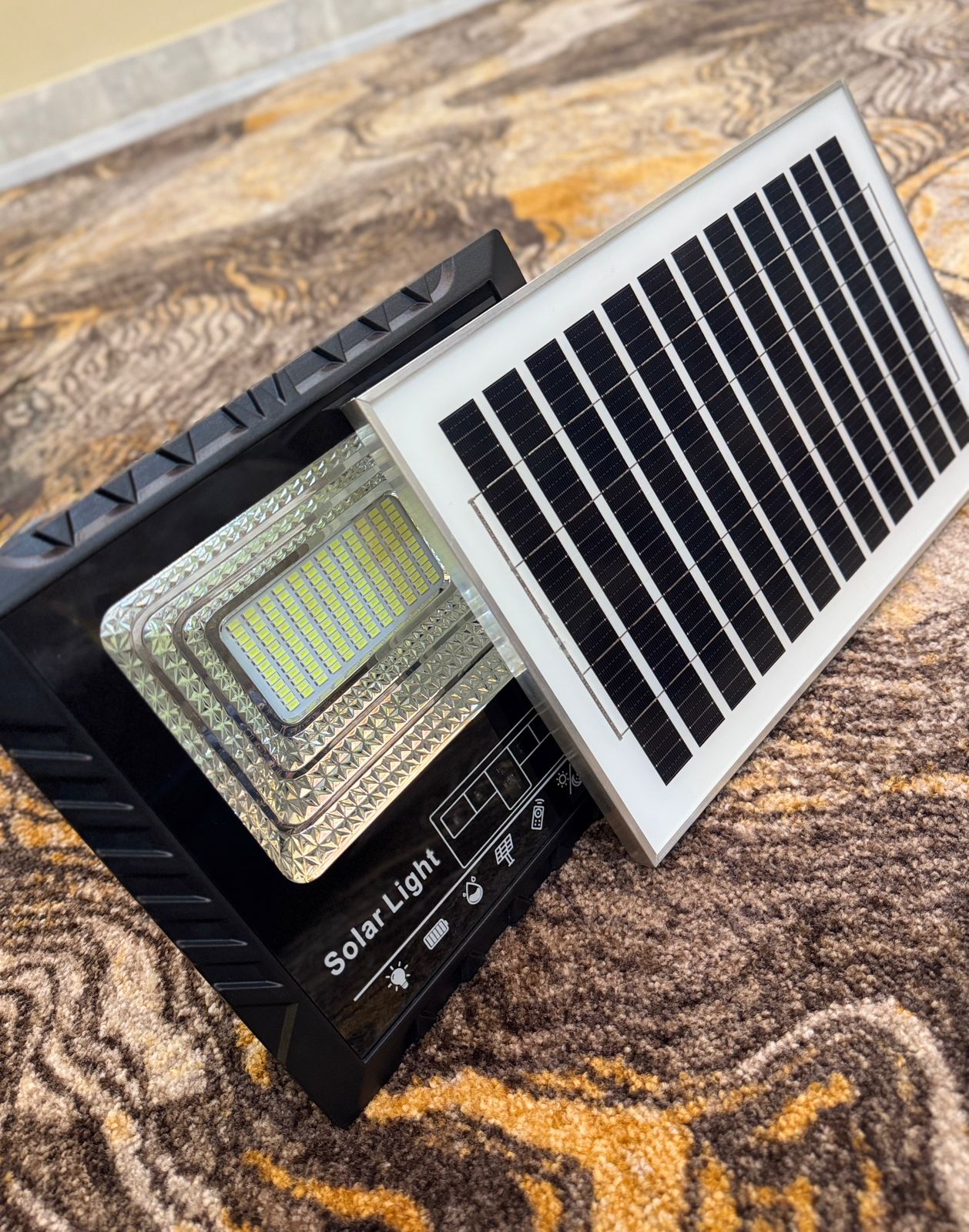 200W SOLAR FLOOD LIGHT