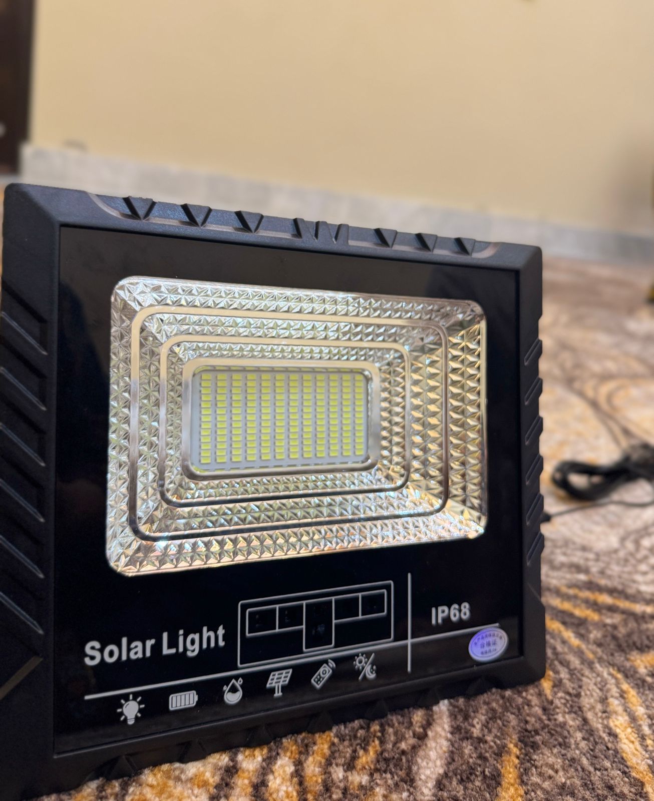 200W SOLAR FLOOD LIGHT